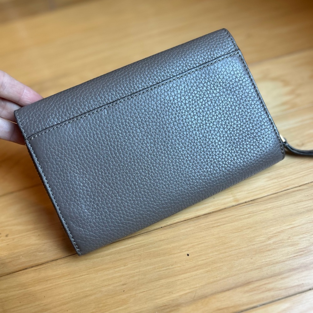Tory Burch Leather McGraw Flat Wallet Crossbody Clutch - Picture 2 of 15